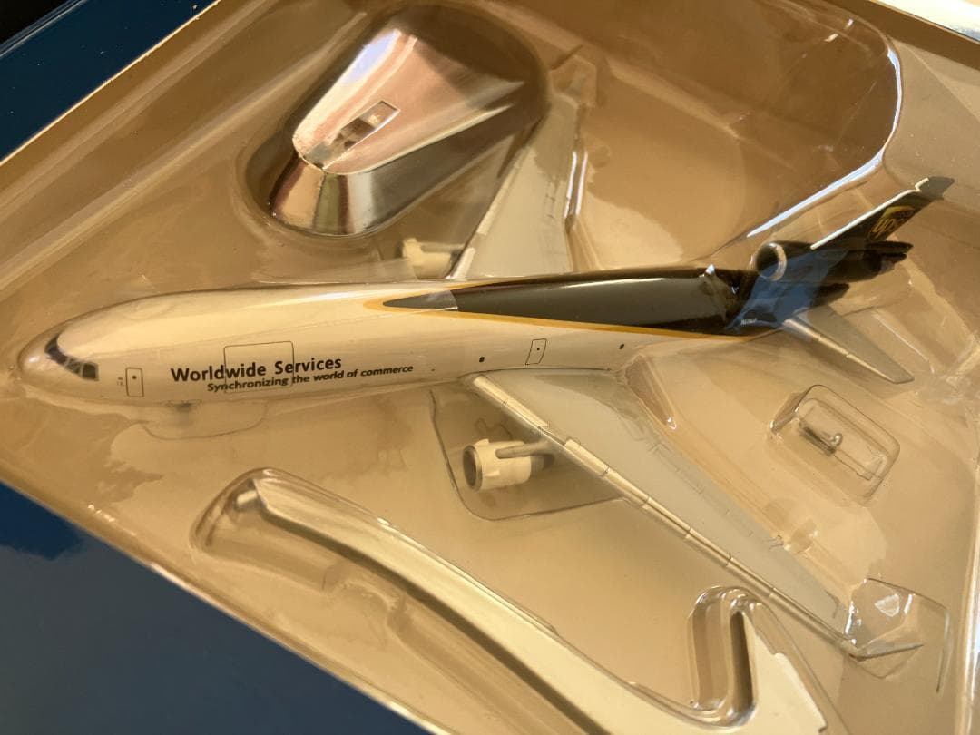 貨物機模型　UPS　MD-11F　1/400　　　　　く