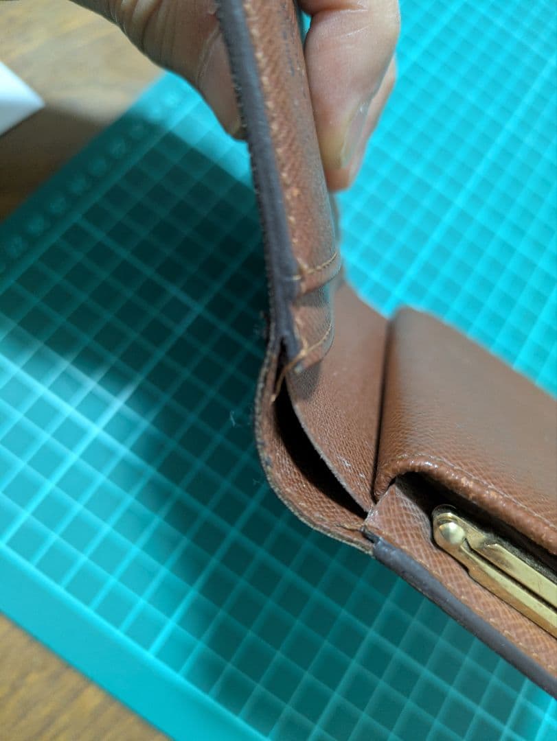 ルイ・ヴィトン　モノグラム　財布　2つ折り