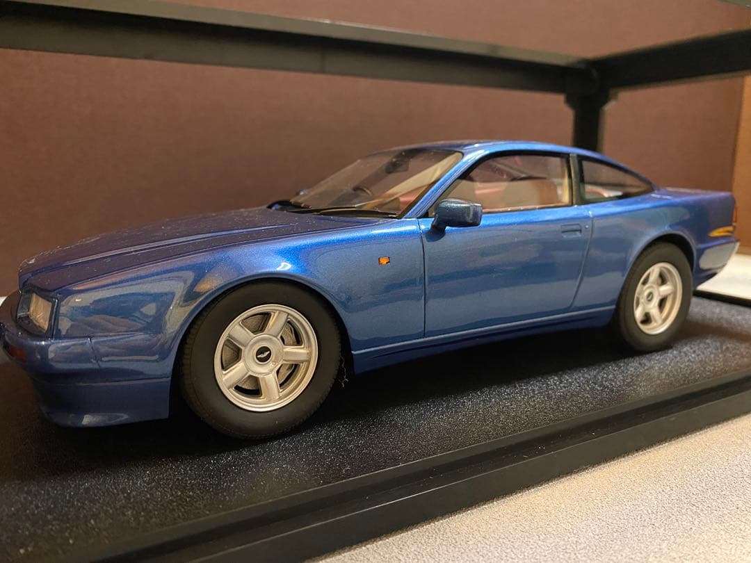 1/18 アストンマーチン　初代　ヴィラージュ