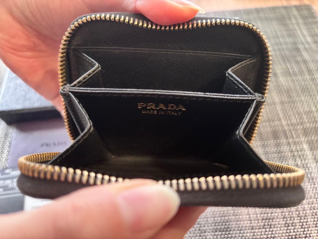 PRADA SAFFIANO L ケース