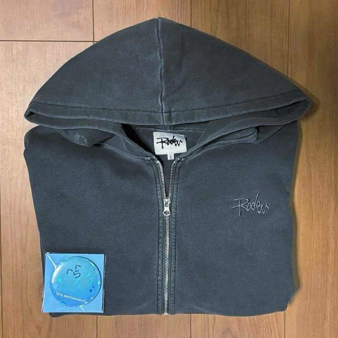 らっだぁのおみせ ロゴジップフーディ 15周年記念缶バッチ 付 1月26日まで！