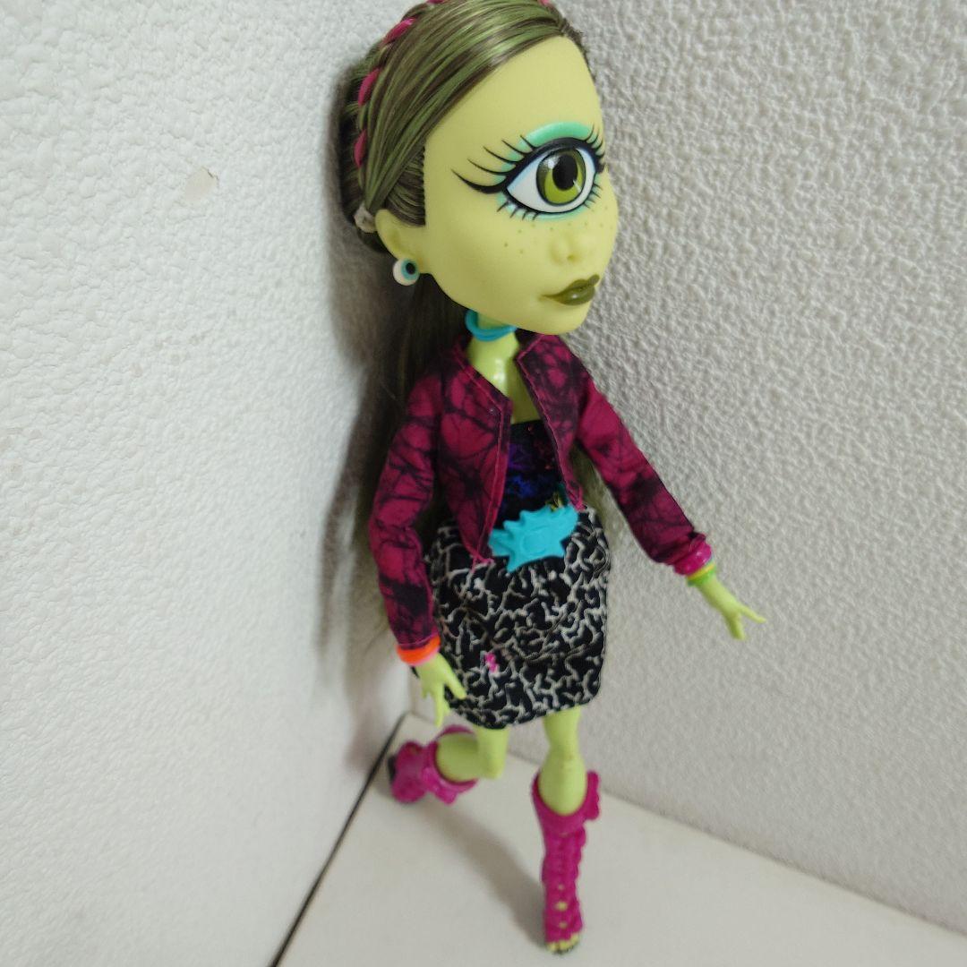 モンスター・ハイ 一つ目人形　アイリス・クロップス