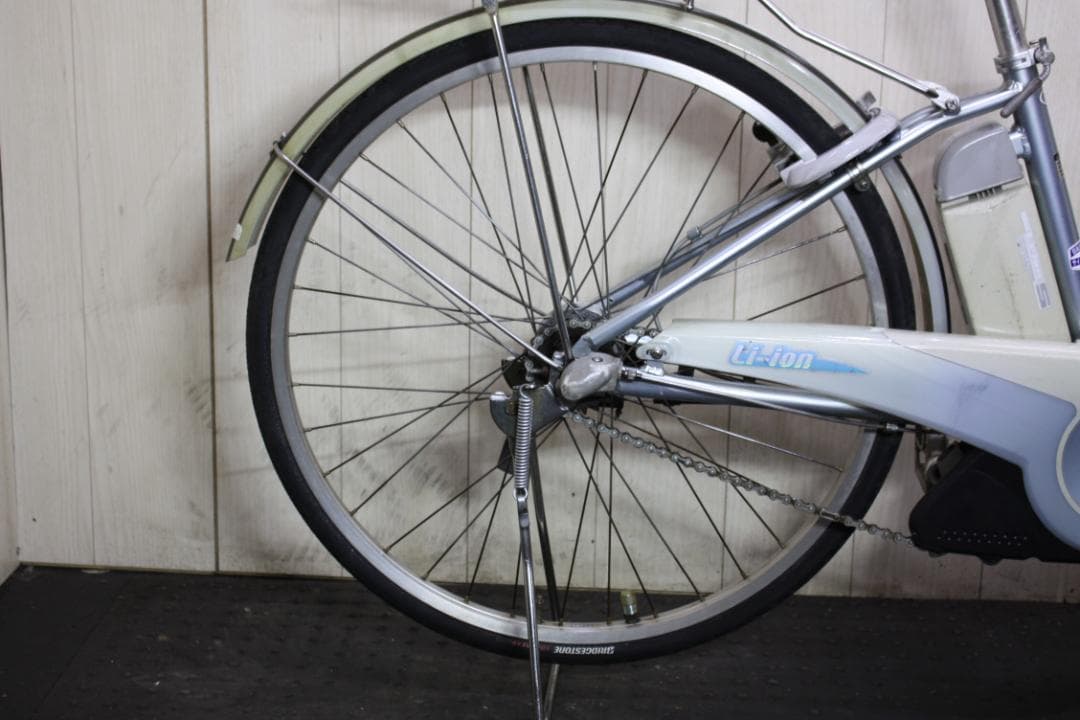 ブリヂストン A22アシスト 大容量8.1AH 26型 3段 SILVER電動