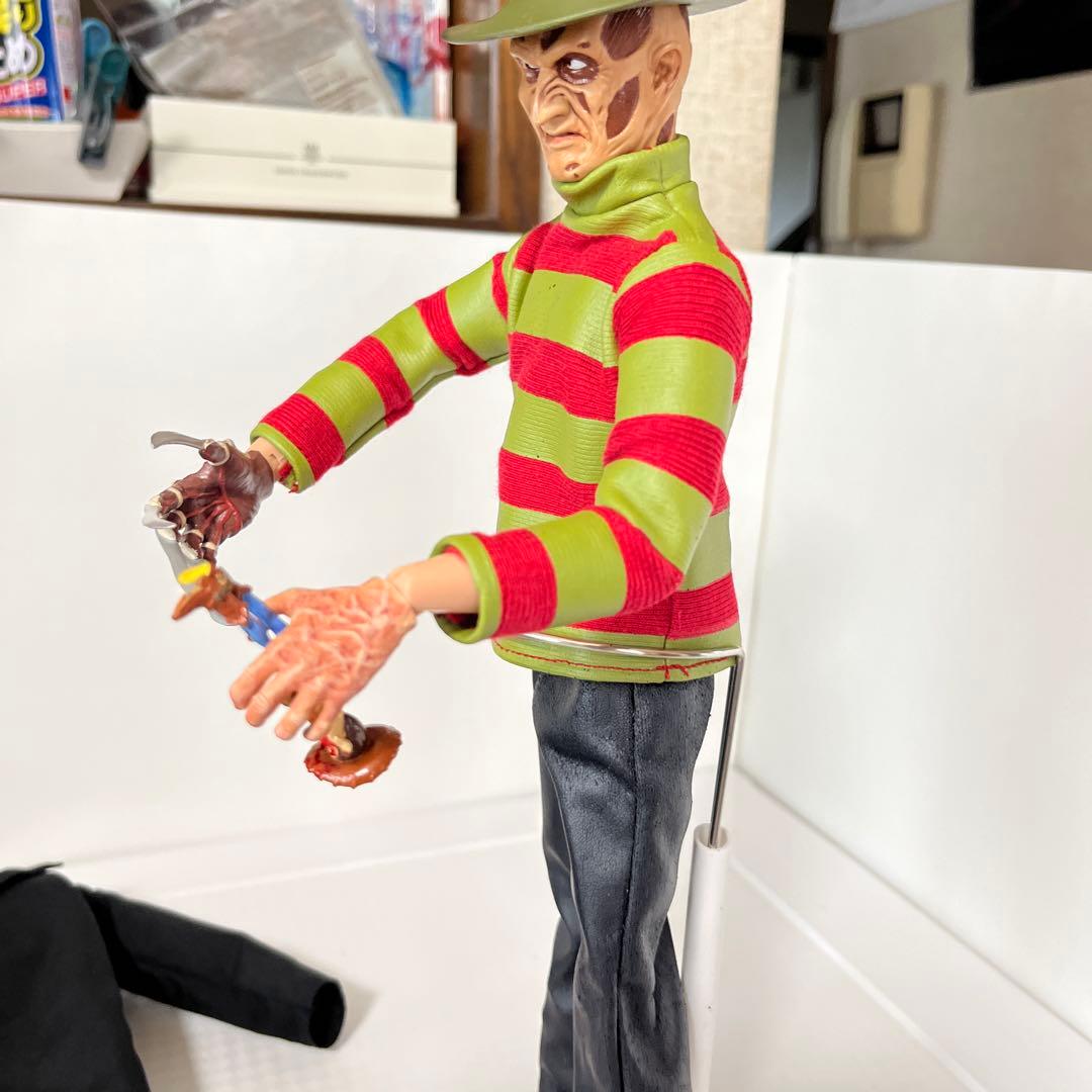 エルム街の悪夢　フレディ　サイドシヨウトイ製　　2004年