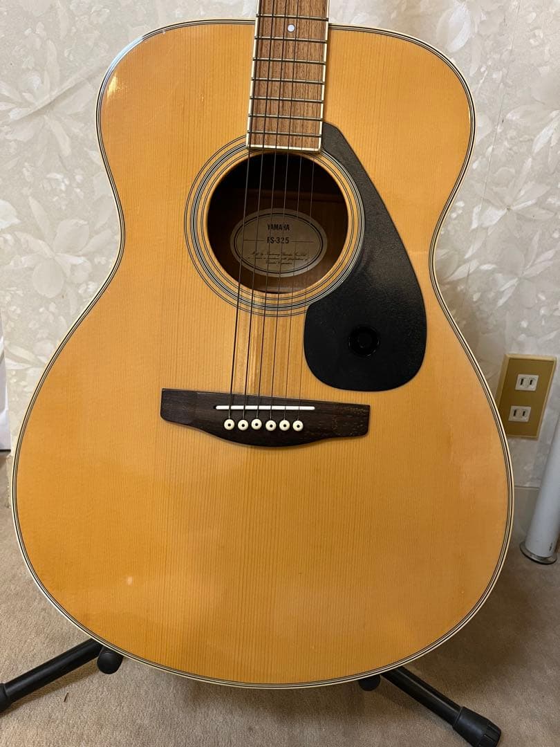 YAMAHA FS-325アコースティックギター　中古、ケース、ギター立て、カポ