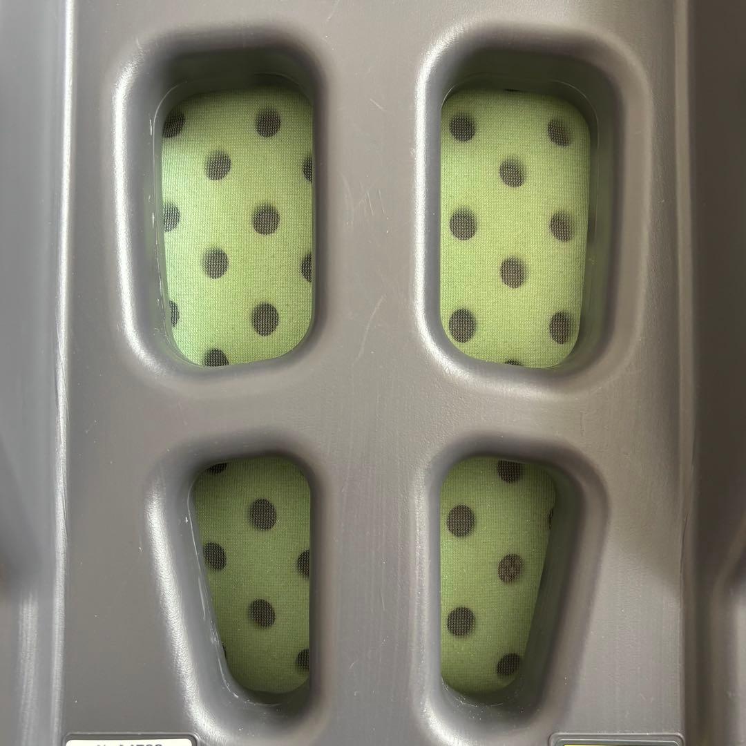 【超美品】コンビ ジョイトリップエアスルーエアー GCジュニアシート グレー