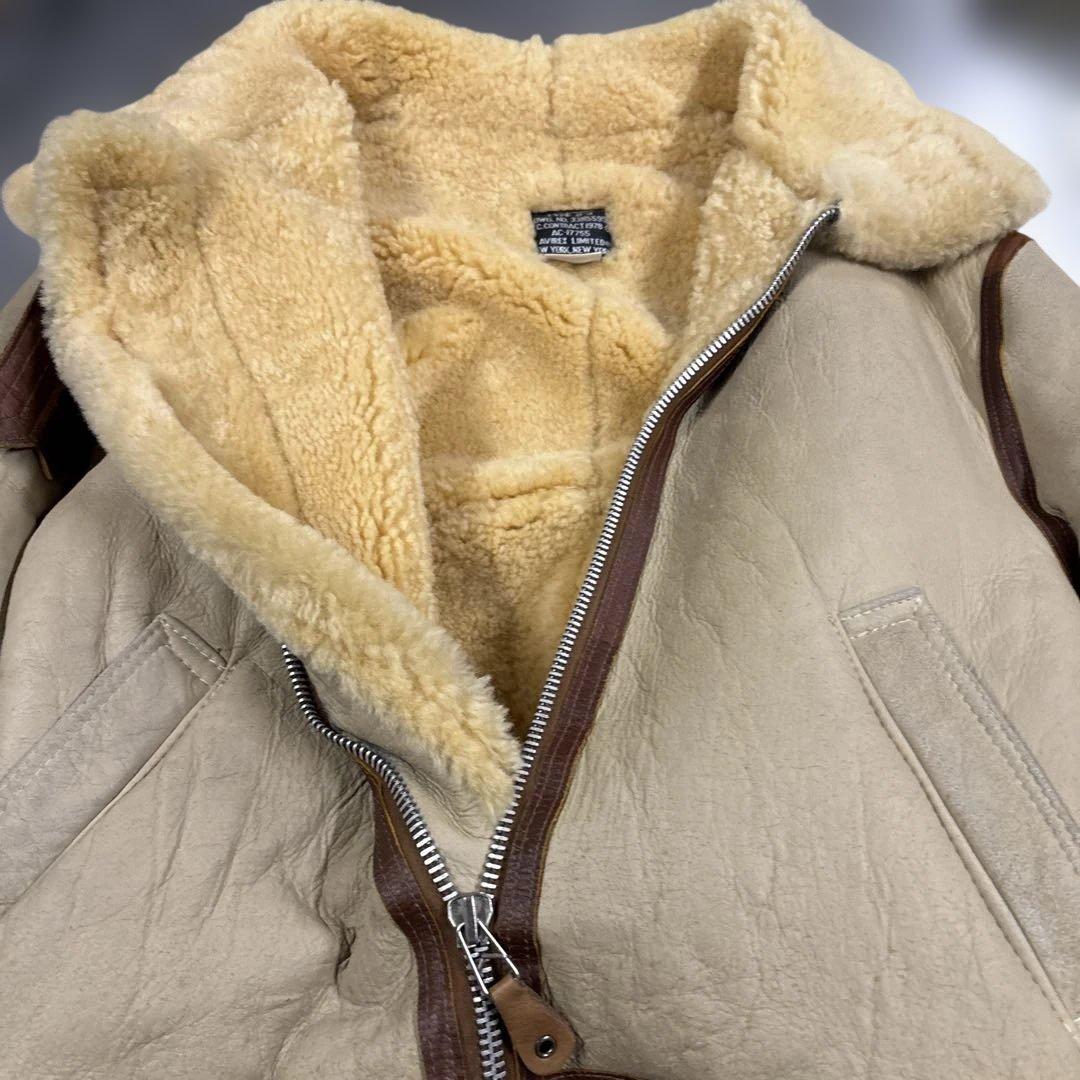 USA製AVIREX B-3レアカラーエクル