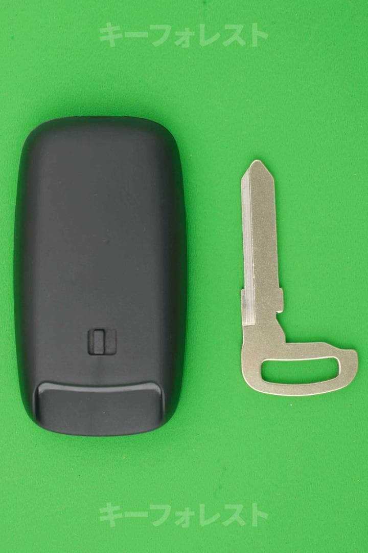 トヨタ★ルーミー　4ボタン・中古スマートキー　未登録状態（再登録可能な状態）