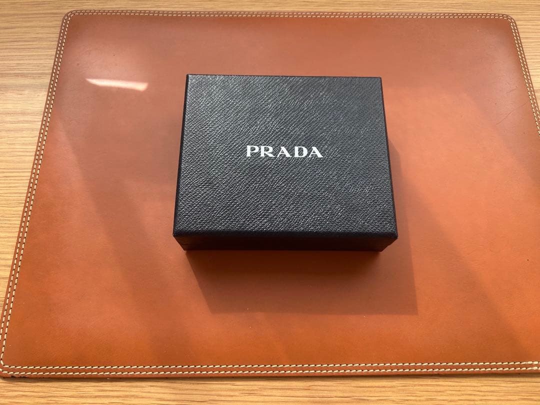 ✨PRADA 二つ折り財布（キャメル×内側オレンジ）✨