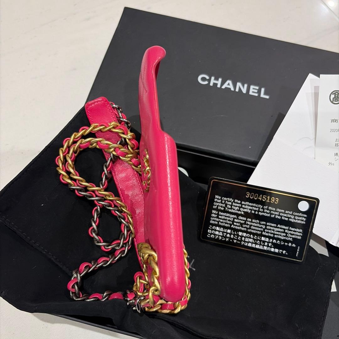CHANEL ピンク レザー iPhone11ケース
