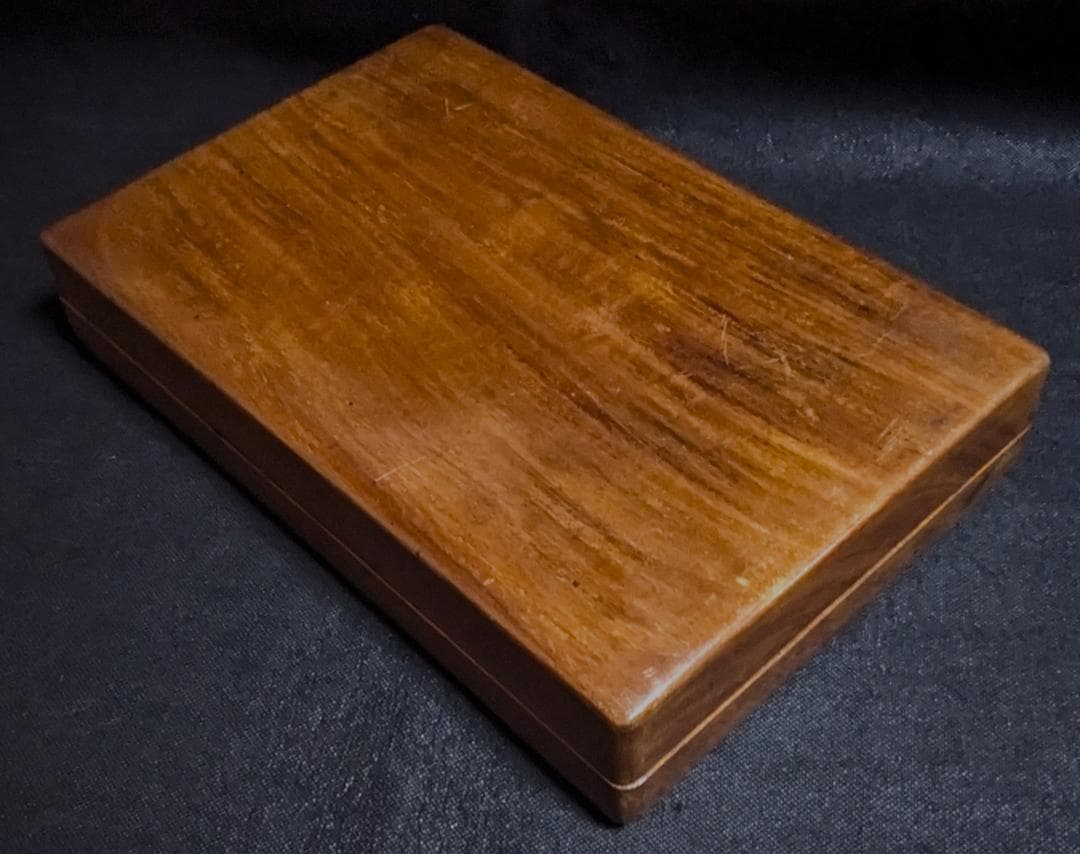 【Y】　　◆端渓硯（青花・冰紋・金線・魚脳凍の美石／十二吋／唐木共箱）