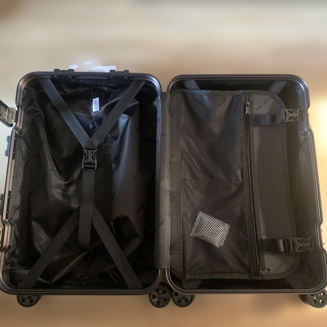 【新品未使用 】メルセデスベンツ AMG 33L スーツケース