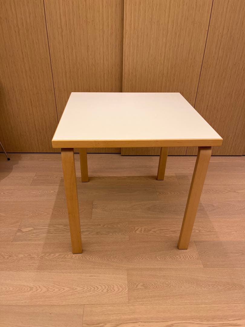 artek アルテック　テーブル81C ホワイトラミネート