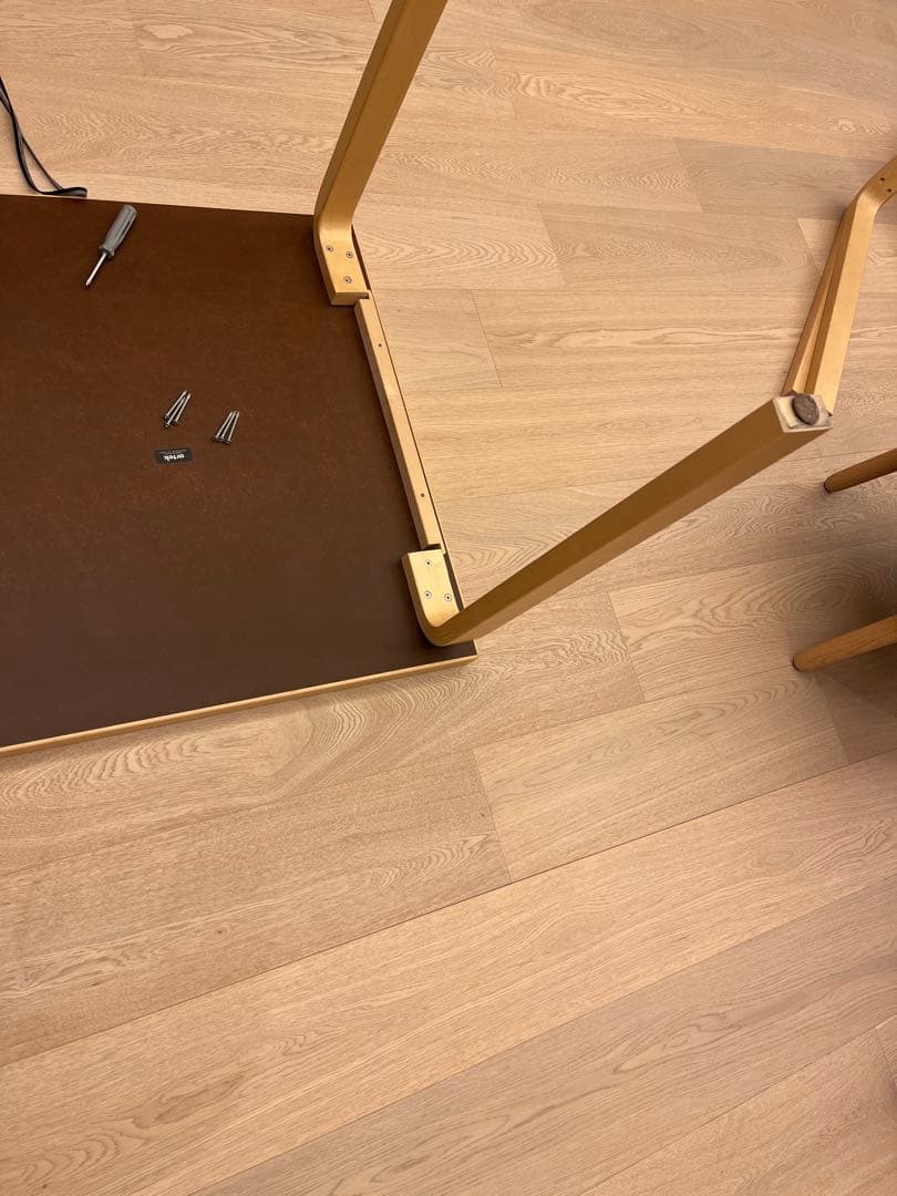 artek アルテック　テーブル81C ホワイトラミネート