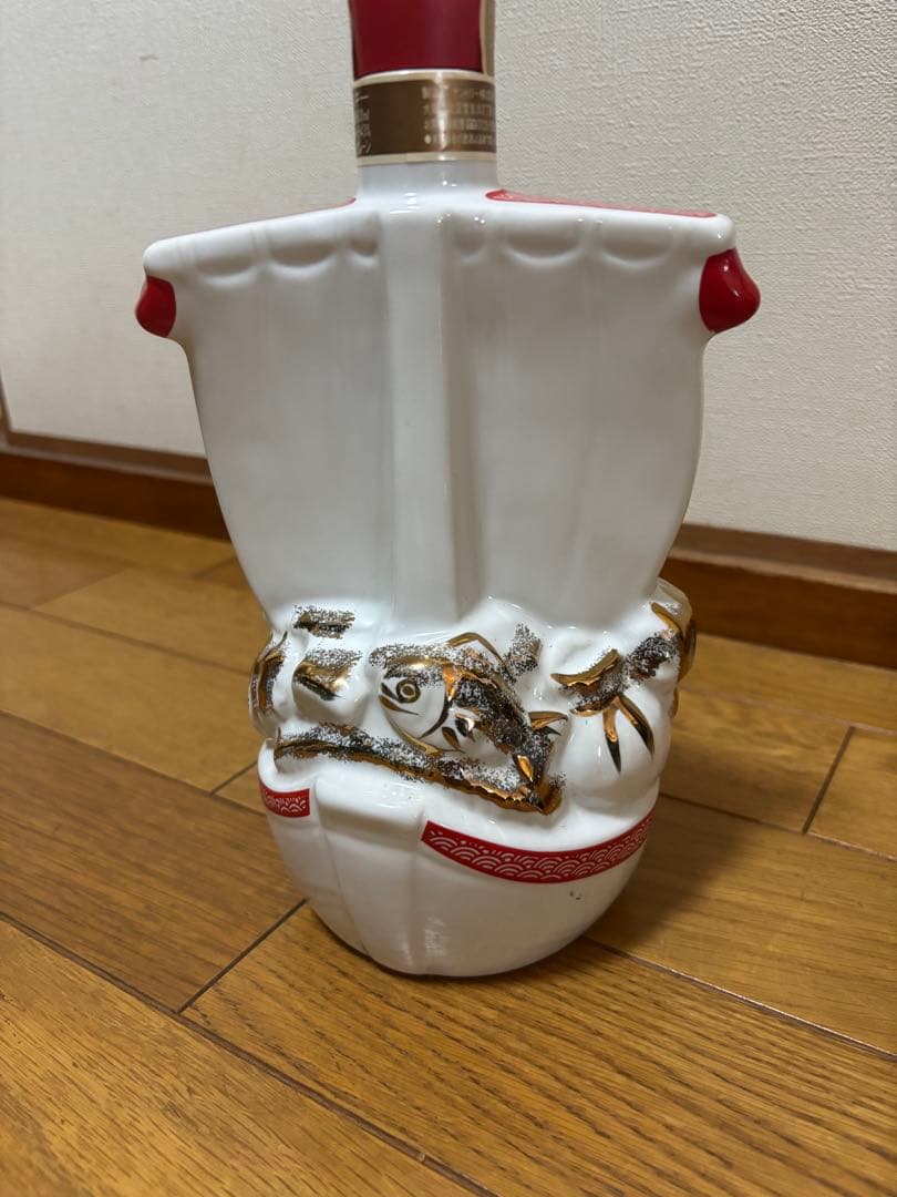 【未開栓】干支 巳 宝船型 陶器 ウイスキー サントリー ローヤル12年