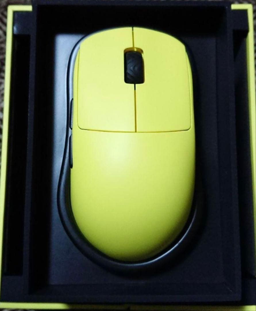 ゲーミングマウス　ScyRox V8 イエロー