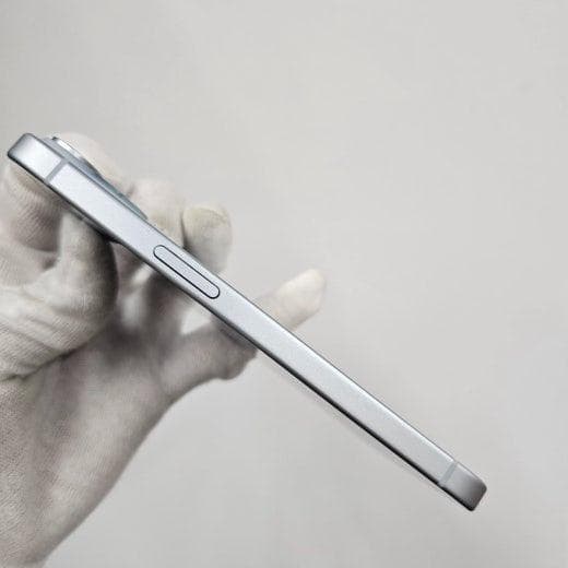 iPhone 15 128GB ホワイト SIMフリー