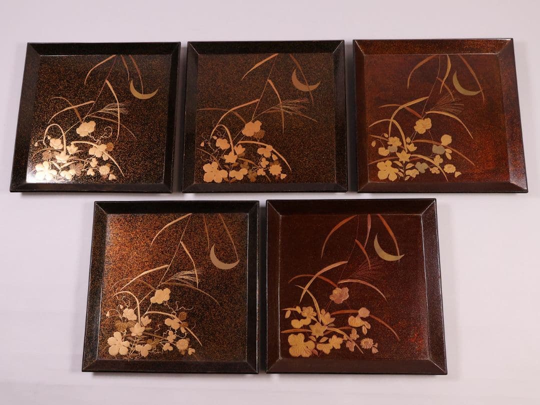 【MB46】時代 梨地吸物膳 十客 月と草花蒔絵 秋草 四方膳 卓上 折敷 木製