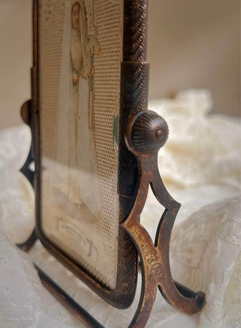 1900年代初頭 フランス製 アンティーク 回転式フォトフレーム＋ホーリーカード