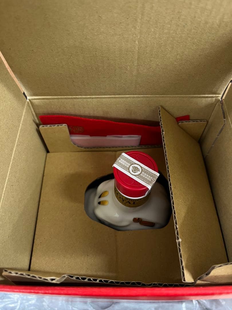 サントリー ブレンデッドウイスキー 陶器ボトル600ml 43%辰歳