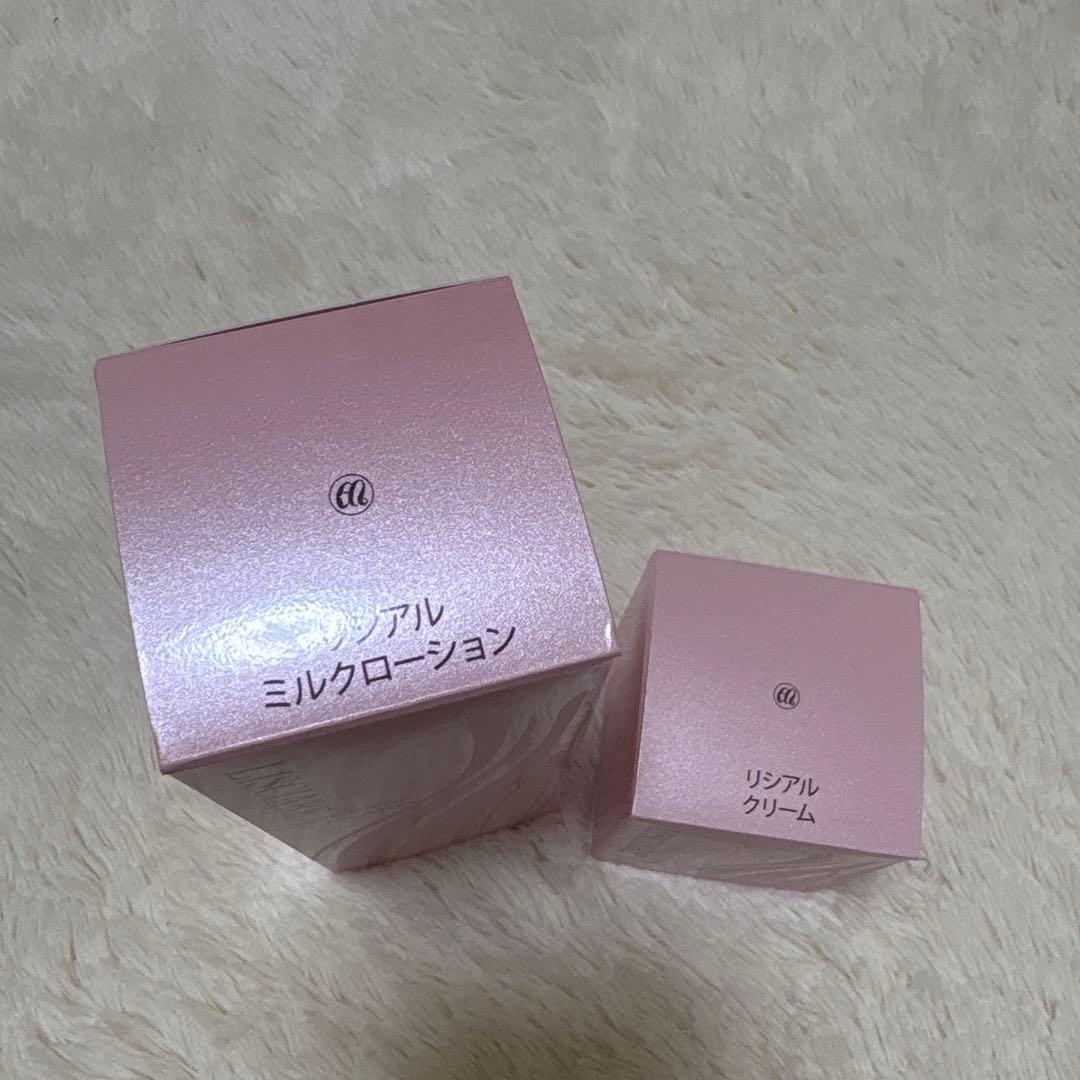 新品未使用メナードMENARD リシアル　ミルクローション、エモリエントクリーム