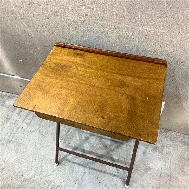 ヴィンテージのフォールディングデスク①