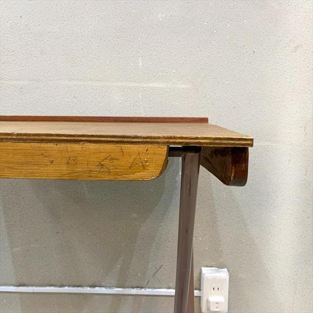 ヴィンテージのフォールディングデスク①