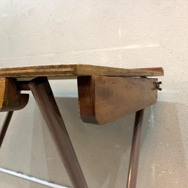 ヴィンテージのフォールディングデスク①