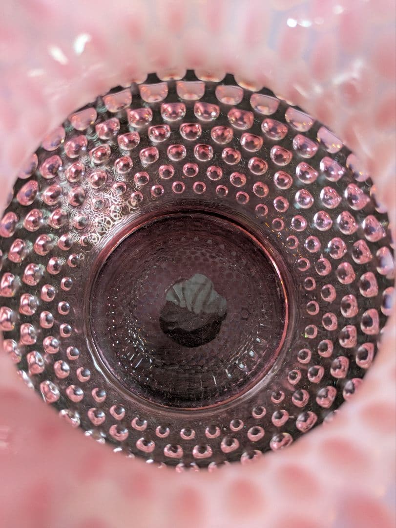 フェントン　ラージ　ピンクホブネイルオパルセントガラス　ラウンドベース