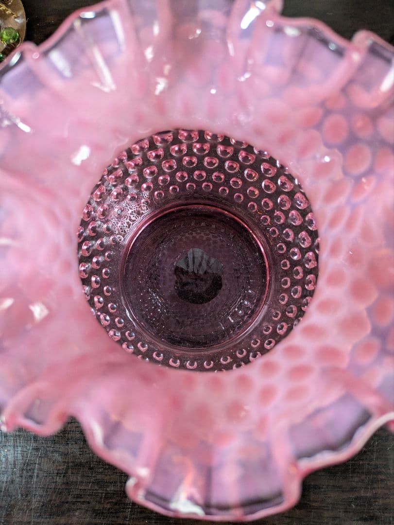 フェントン　ラージ　ピンクホブネイルオパルセントガラス　ラウンドベース