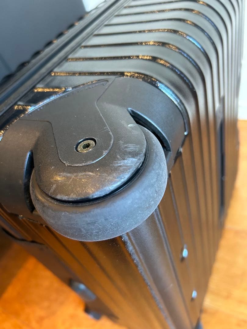 リモワ サルサ ビジネス トローリー 23L 機内持ち込み可