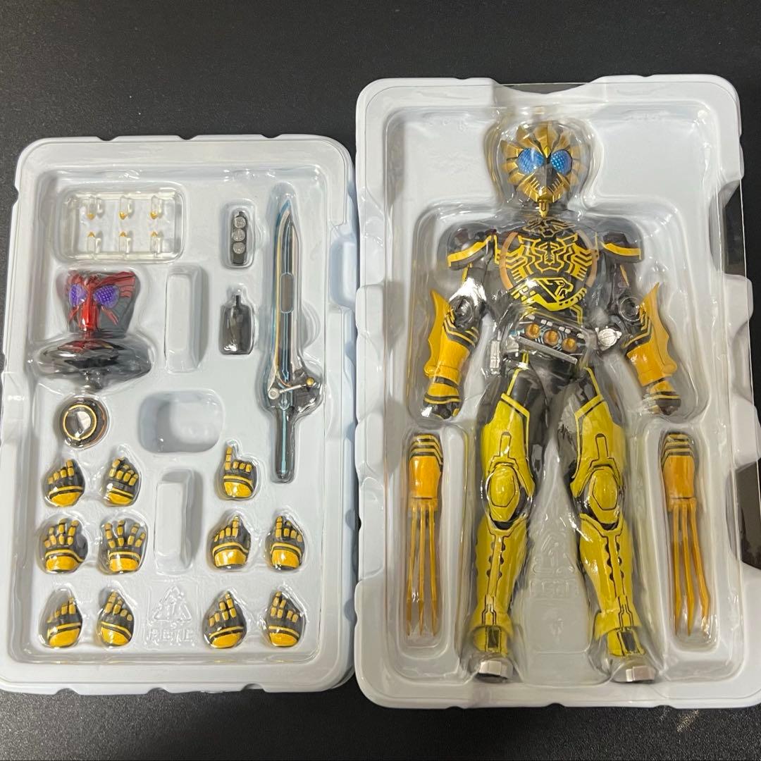 S.F Figuarts 真骨彫製法　仮面ライダーオーズ　ラトラータコンボ