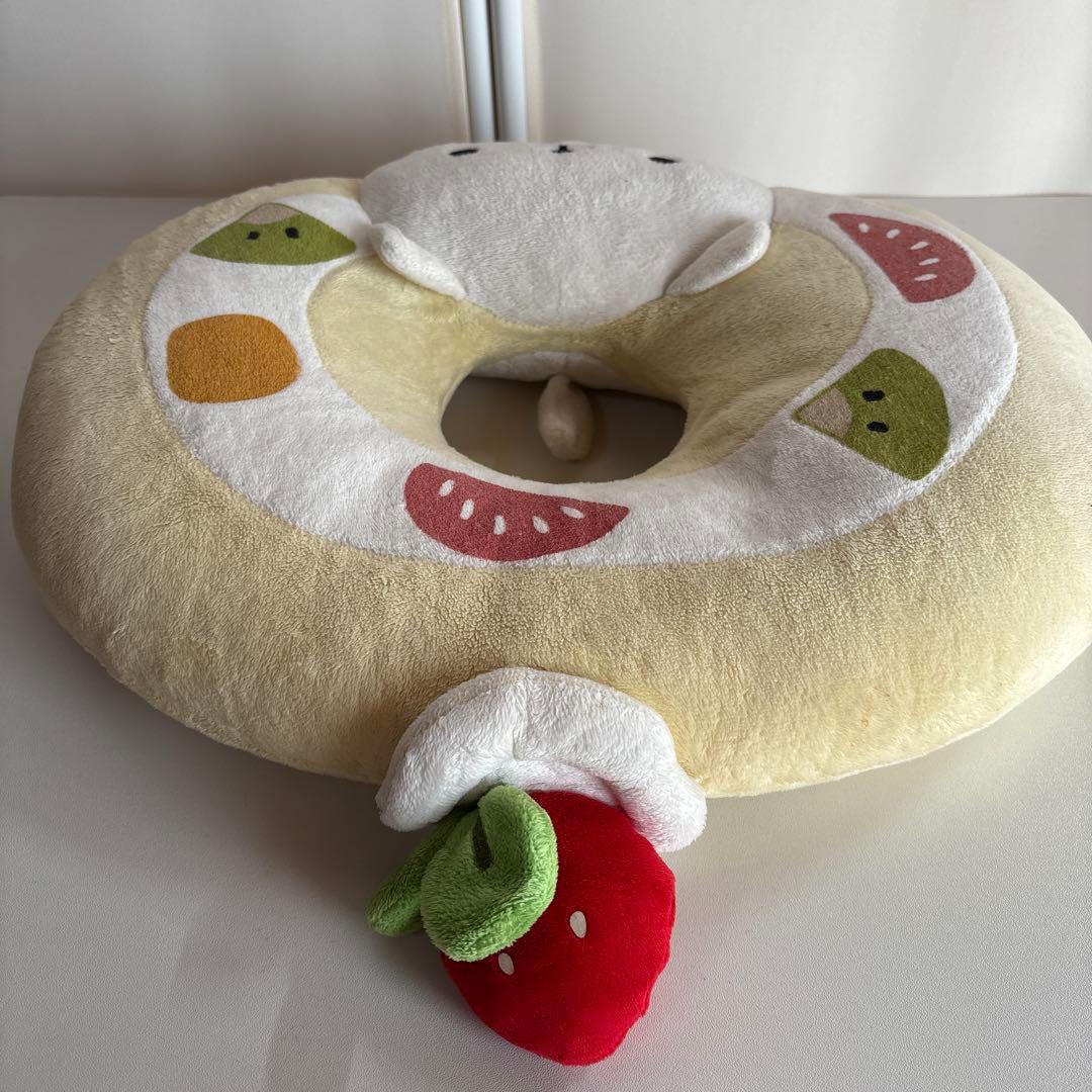 にゃんにゃんにゃんこ ロールケーキ型ドーナツクッション