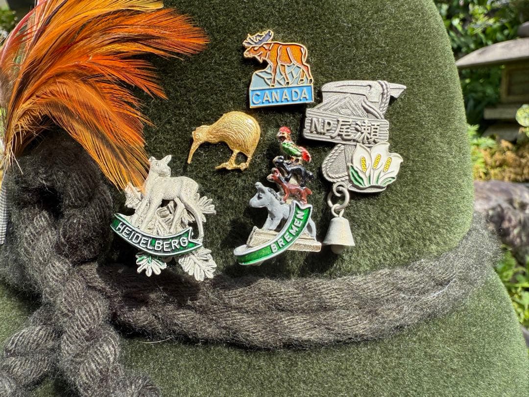 ドイツ　チロリアンハット　オクトーバーフェスト　オリーブグリーンのフェルトハット