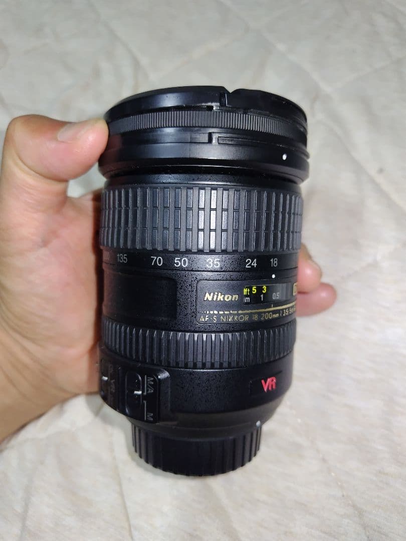 Nikon AF-S DX VR Zoom-Nikkor 18-200mm f…