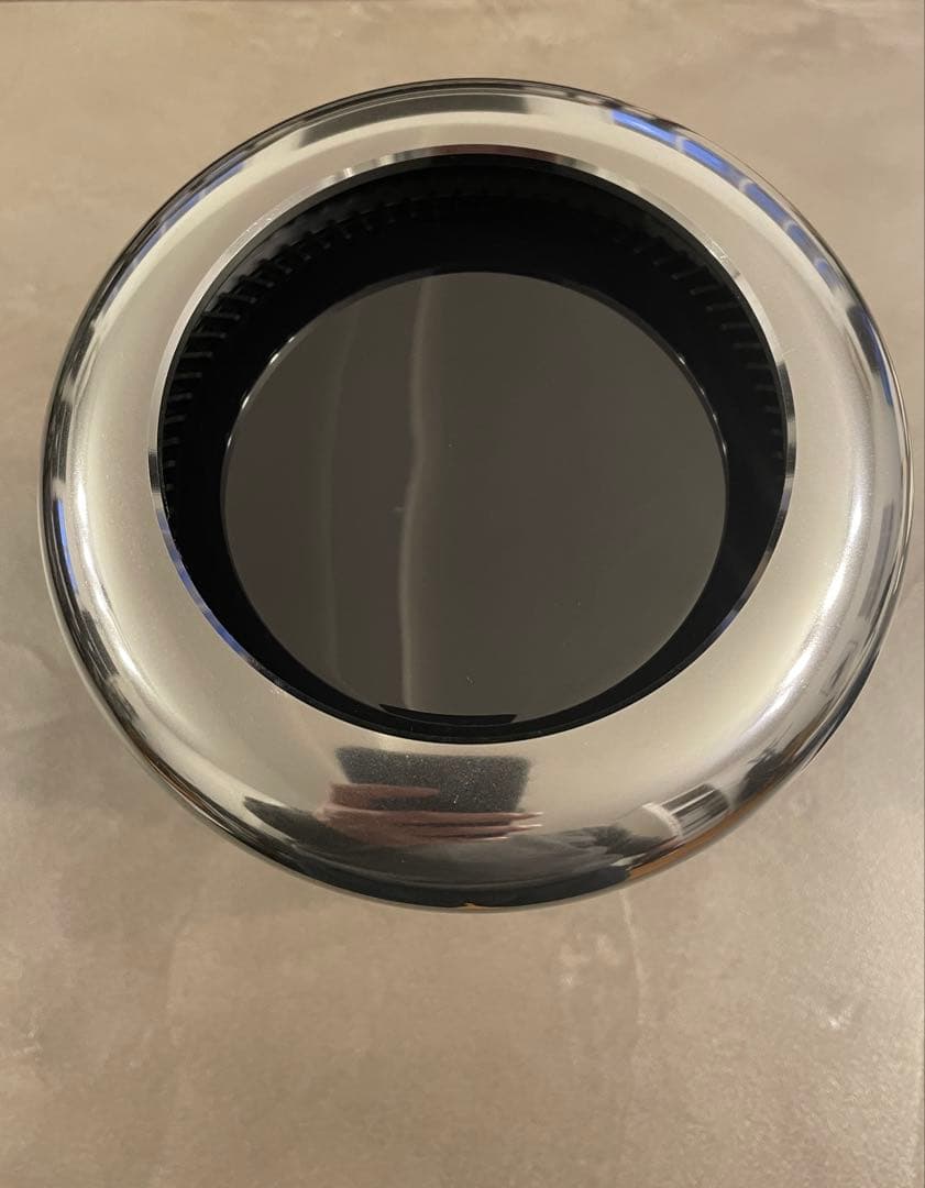 Apple Mac Pro 2013 本体