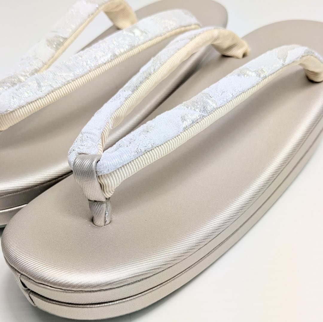 ララロロ様草履バッグセット 帯地 ふくれ織り 白 金 銀 フリーサイズ u102