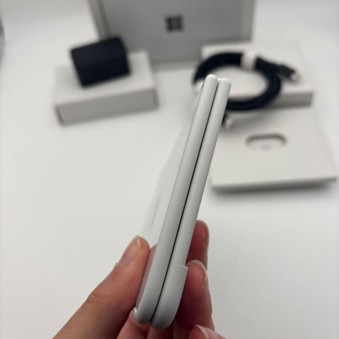 マイクロソフト サーフェス デュオ 256GB AT&T SIMフリー