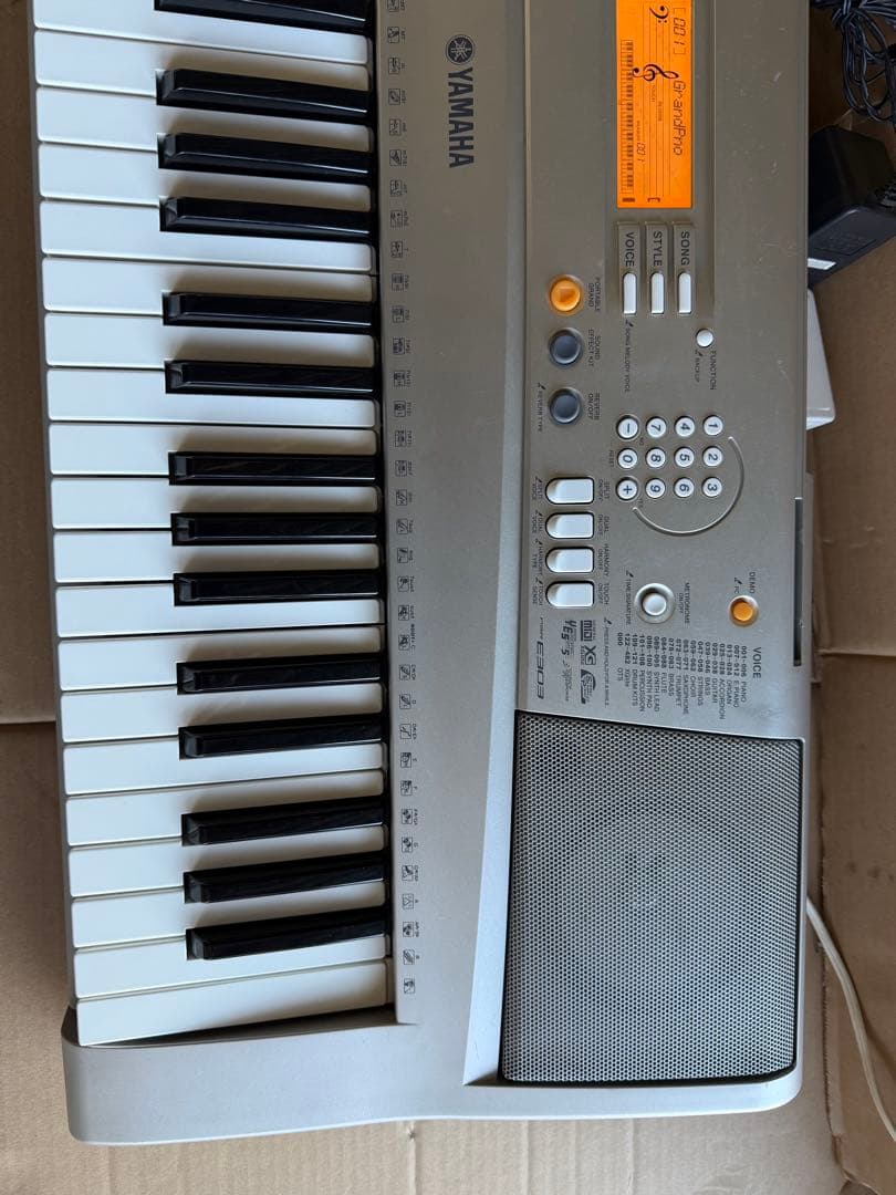 Yamaha psr-e303 電子キーボード