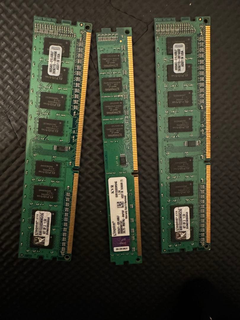 動作確認済 メモリ17枚＋CPU4個 まとめ売り DDR3 PCパーツ