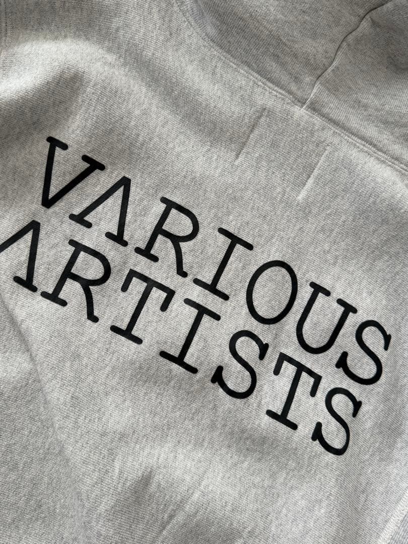 V.a. グレー パーカー Champion Sweat Hoodie 001