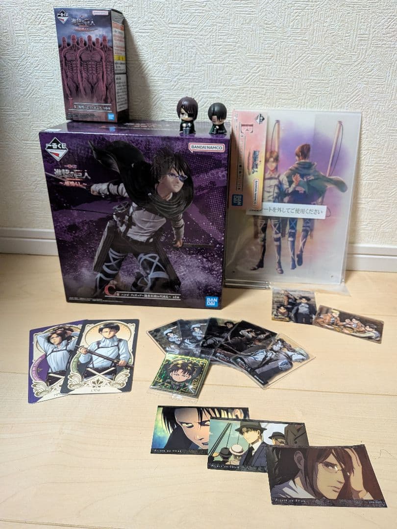 進撃の巨人一番くじハンジフィギュア＆ハンジ・リヴァイアクリルスタンド おまけ付き