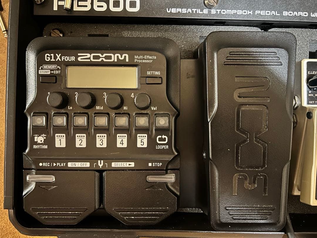 ZOOM G1x four マルチエフェクター