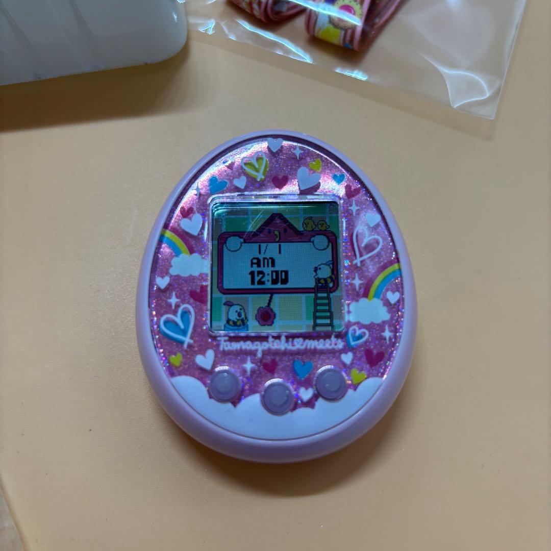 【美品】バンダイ　たまごっちみーつ　メルヘンみーつver ピンク　ストラップ付き