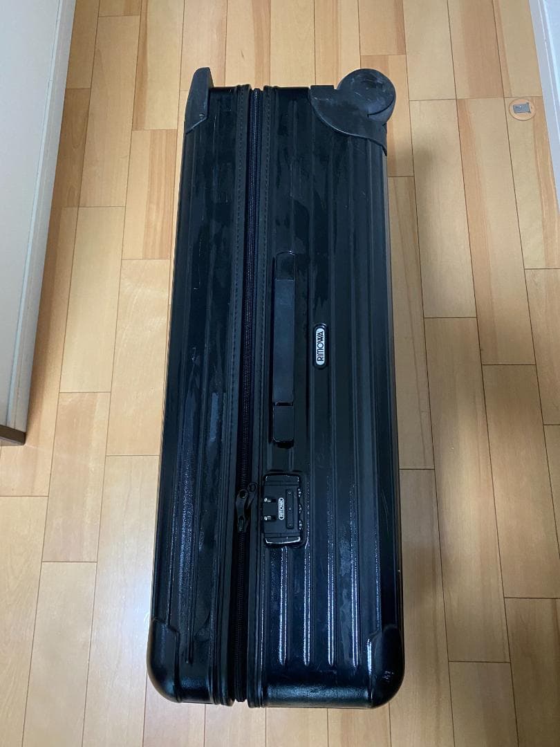 RIMOWA リモワ　サルサ　黒い大型スーツケース