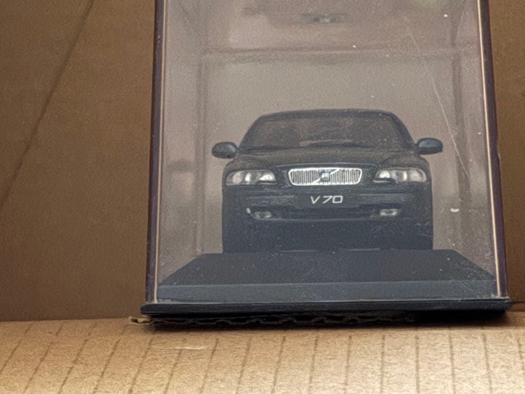 MINICHAMPS Volvo V70 ミニカー 1/43 スケール