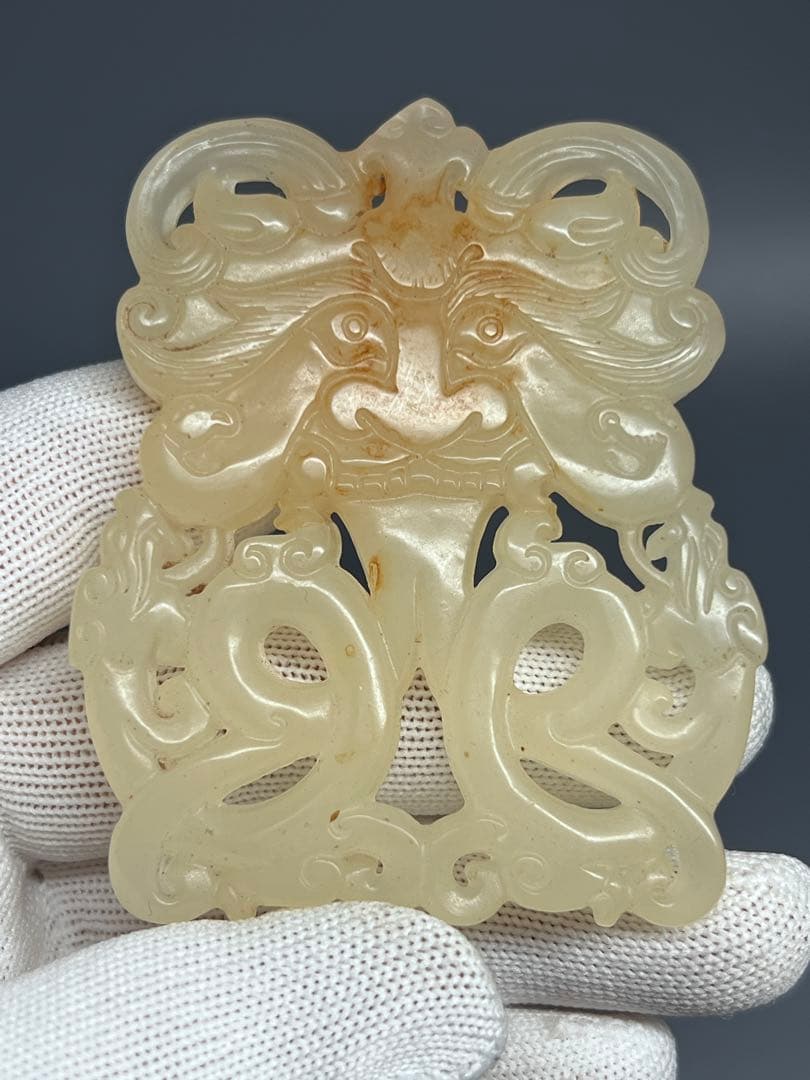 中国美術 古玉 和田玉 透かし彫り 竜紋 お守り 根付 旧蔵 コレクション