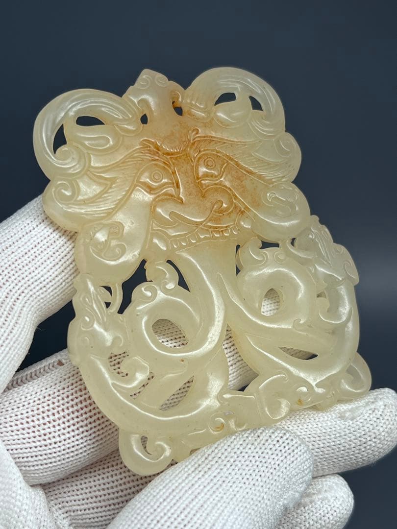 中国美術 古玉 和田玉 透かし彫り 竜紋 お守り 根付 旧蔵 コレクション