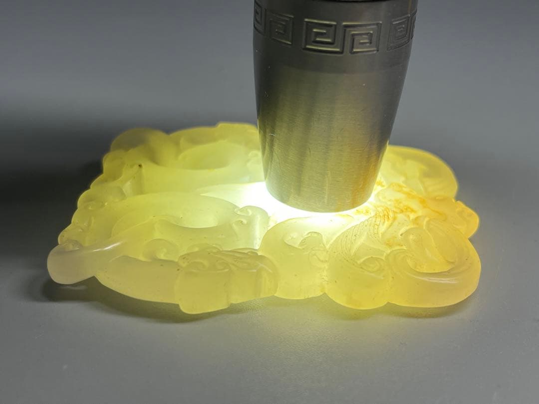 中国美術 古玉 和田玉 透かし彫り 竜紋 お守り 根付 旧蔵 コレクション