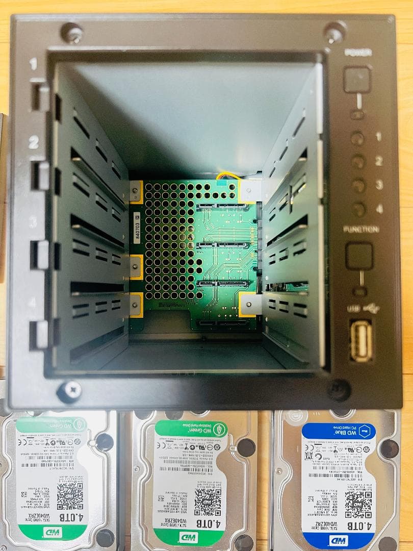 Linkstation LS-QVL5FD 4TB×4=16TB構成